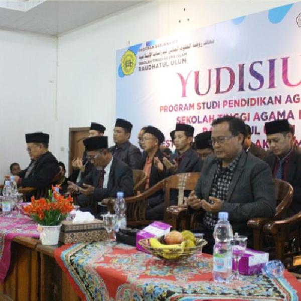 Foto Yudisium STAIRU